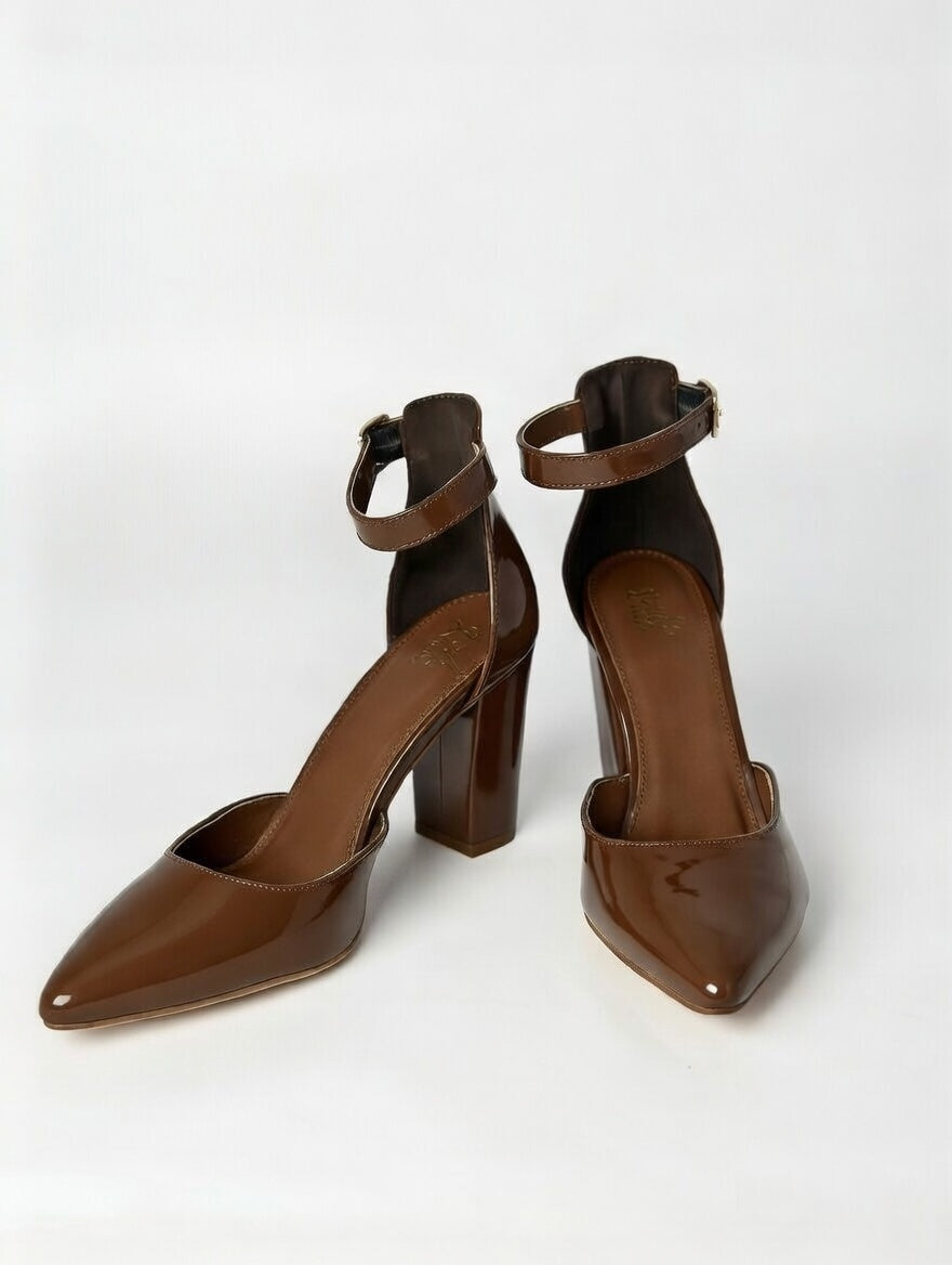 Zapatillas cafés Yaeli