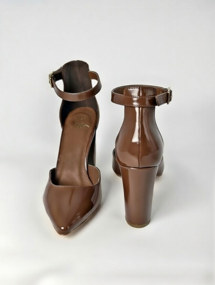 Zapatillas cafés Yaeli