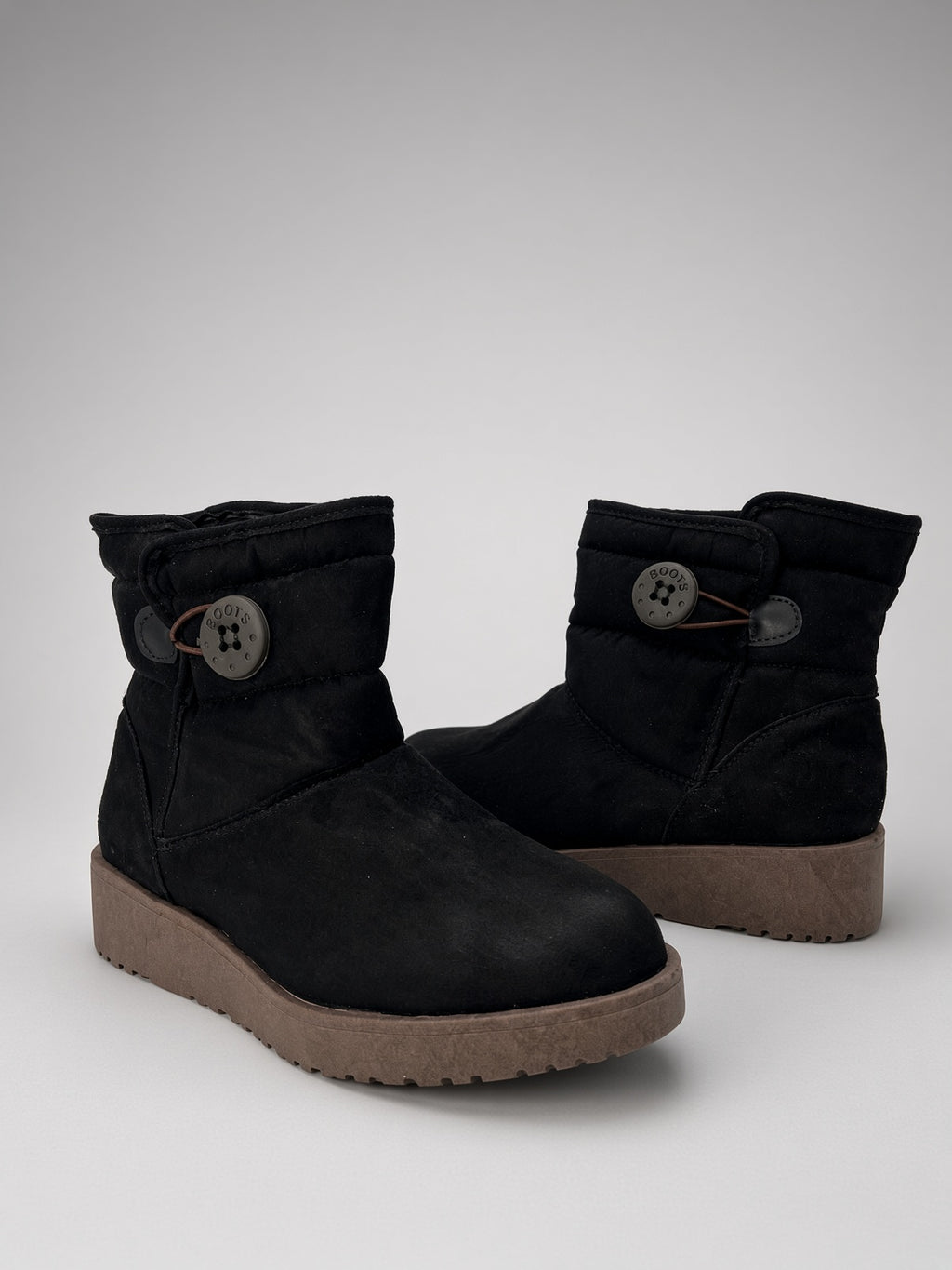Botin Térmico de Gamuza Negra con Botón Lateral para Dama