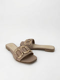 Sandalias Planas JLO con Hebilla Dorada - Color Beige