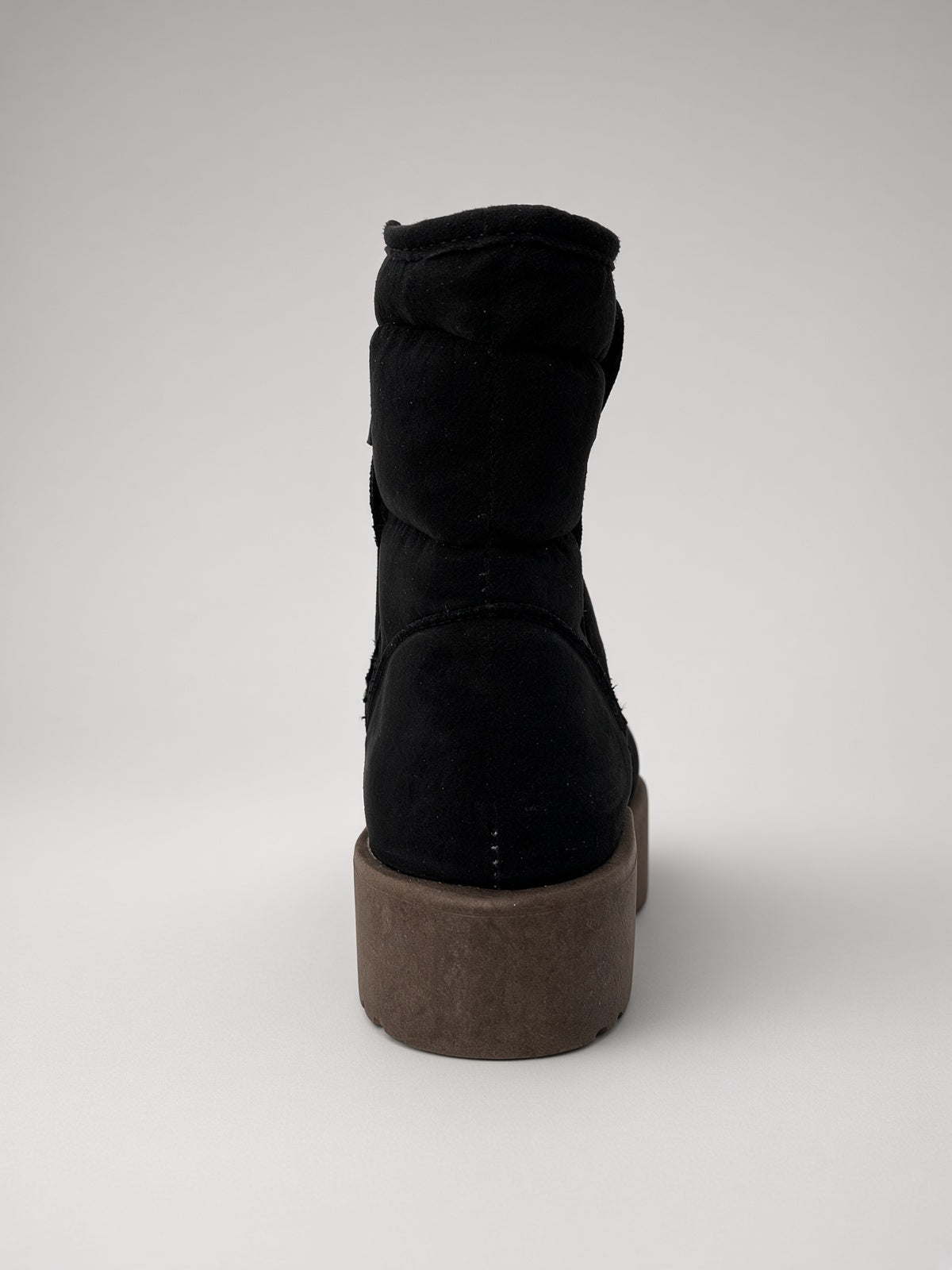 Botin Térmico de Gamuza Negra con Botón Lateral para Dama