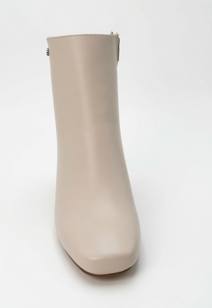 Botines Efe de Tacón Ancho en Piel Sintética Color Beige