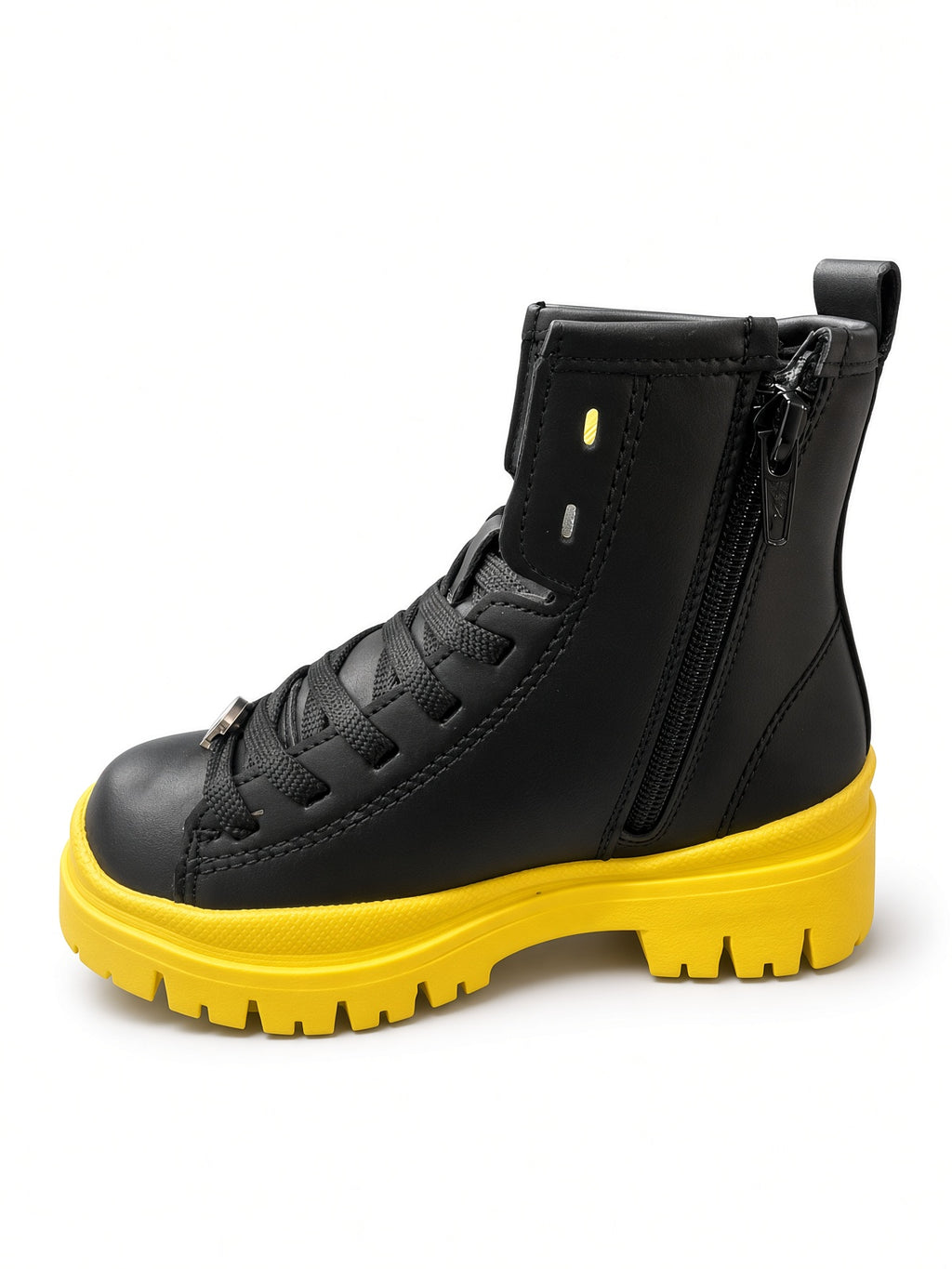 Botines Infantiles Estilo Bob Esponja – Negro con Suela de Goma Amarilla