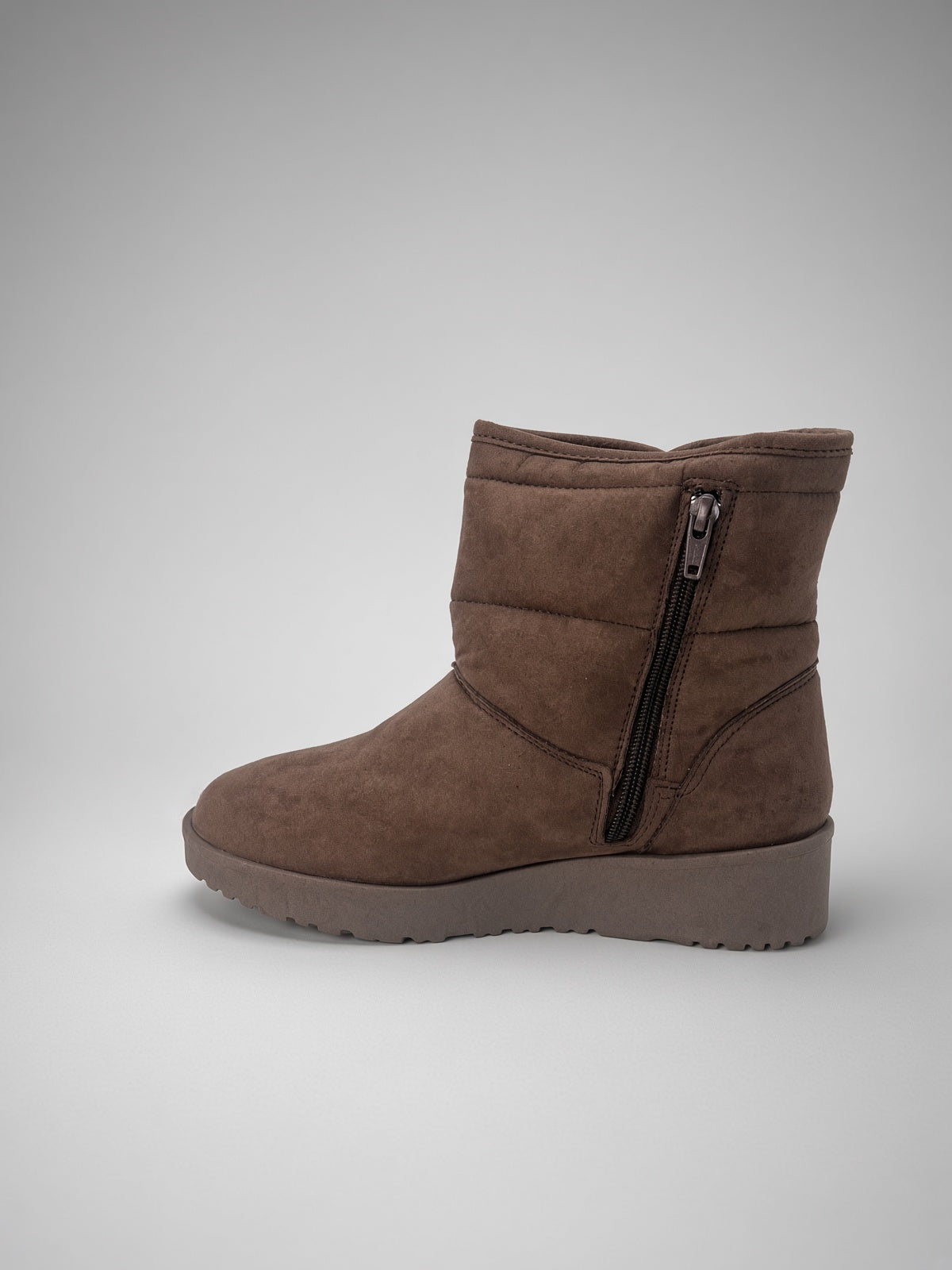 Botin Térmico de Gamuza Cafe Claro con Botón Lateral para Dama