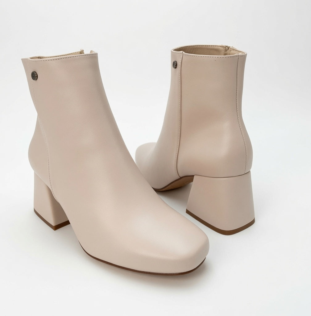 Botines Efe de Tacón Ancho en Piel Sintética Color Beige