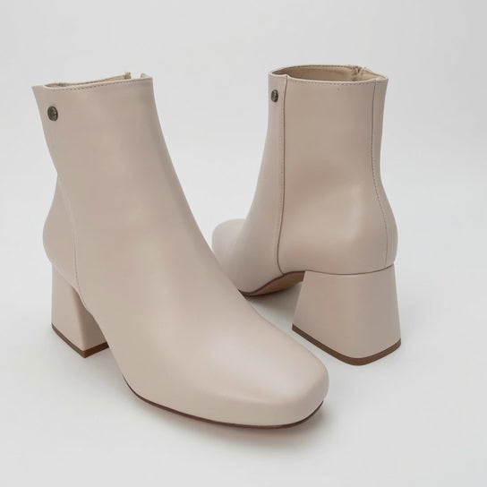 Botines Efe de Tacón Ancho en Piel Sintética Color Beige